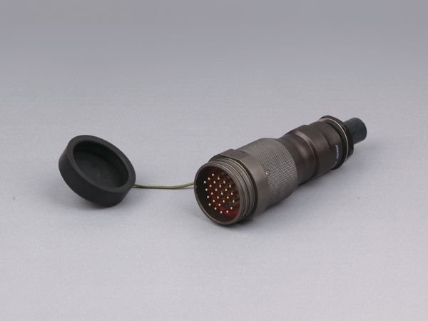 數(shù)傳電纜插頭